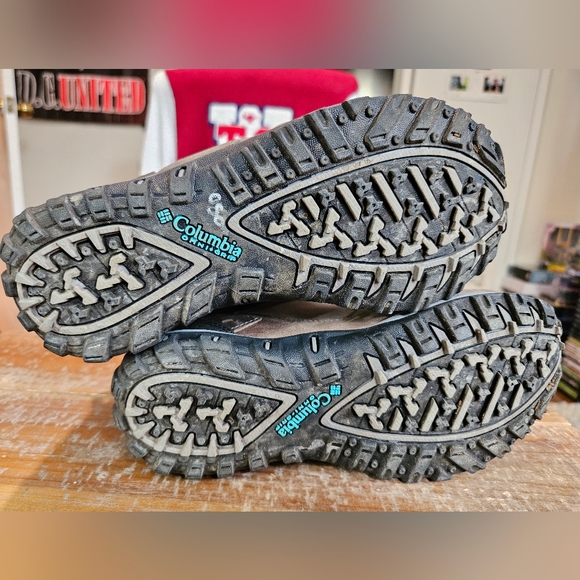 Women's Colombia Outdoor Boots - Picture 7 of 8